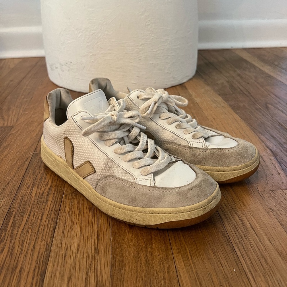 Women’s Veja Sneaker
